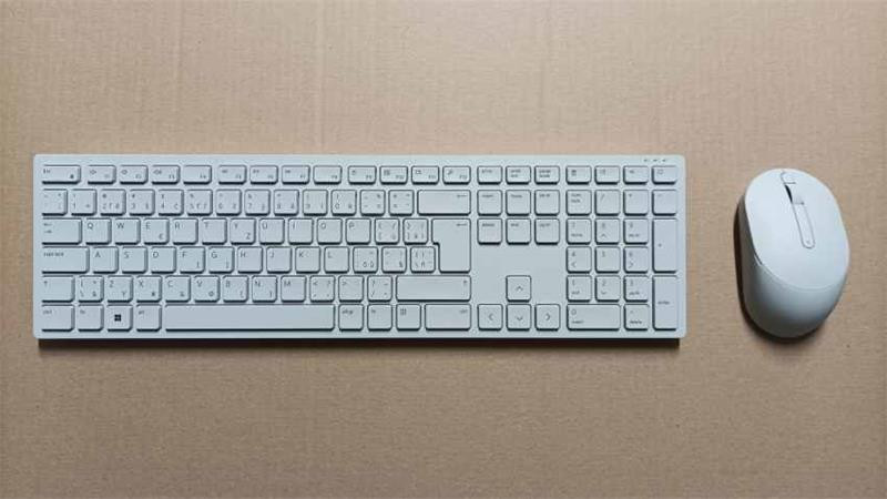 Dell Pro bezdrátová klávesnice a myš - KM5221W - CZ/SK, bílá