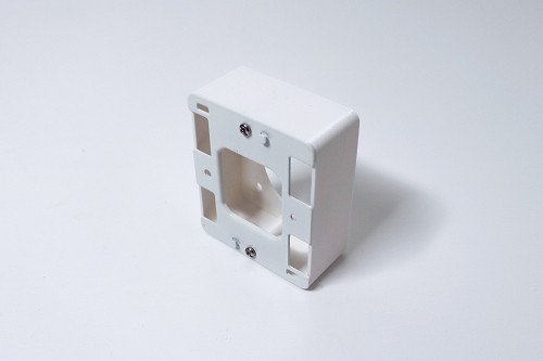 TP-LINK držák s kabelovou krytkou pro EAP235/615-Wall na stěnu , bílý