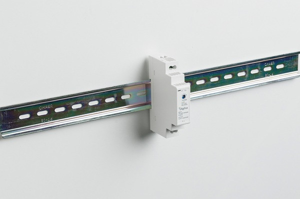 DIGITUS 12V / 1,25A / 15W stupňovitý napájecí zdroj na DIN lištu (ultra tenký, třída II)