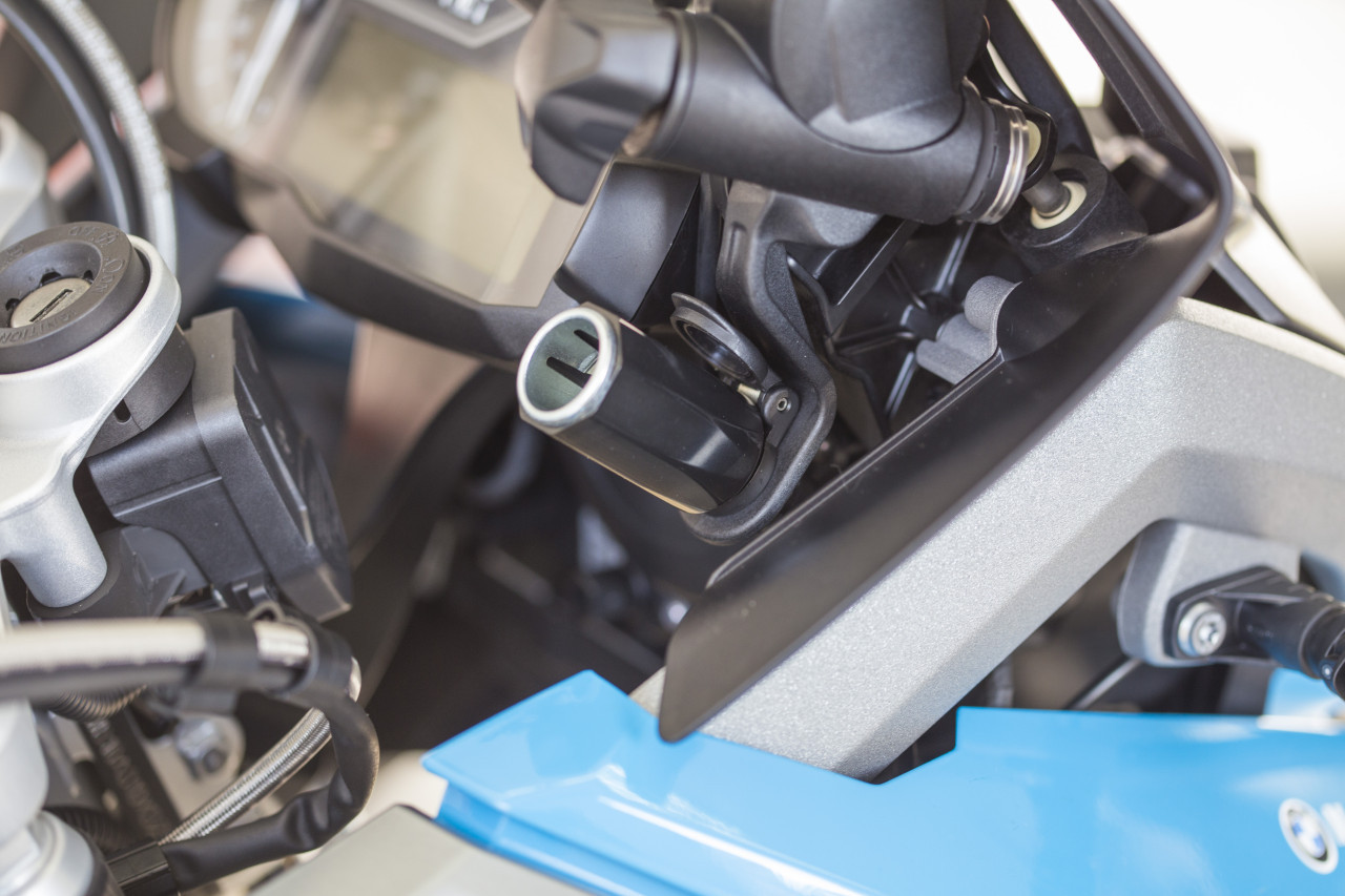 Interphone DIN redukce - nabíjecí adaptér na motorku