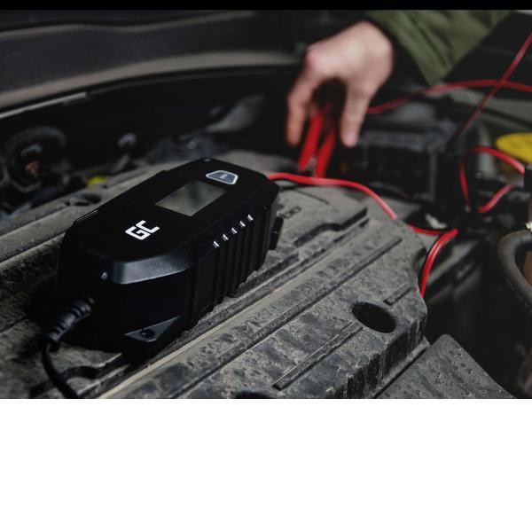 Green Cell nabíječka pro akumulátory 6V / 12V (4A) s funkcí inteligentní diagnostiky