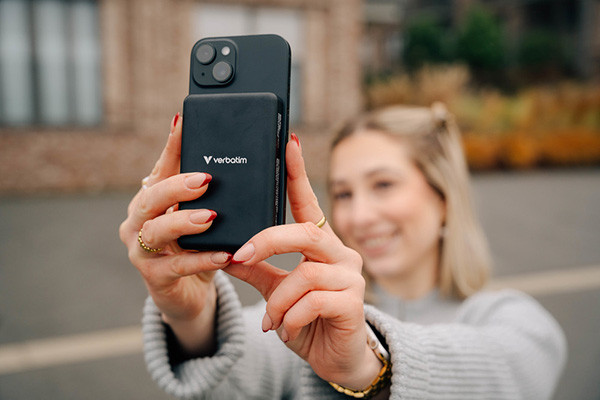 Verbatim, power banka s bezdrátovým nabíjením, 5V, nabíjení telefonu, 32227, 10000mAh, magnetické připevnění, Černá