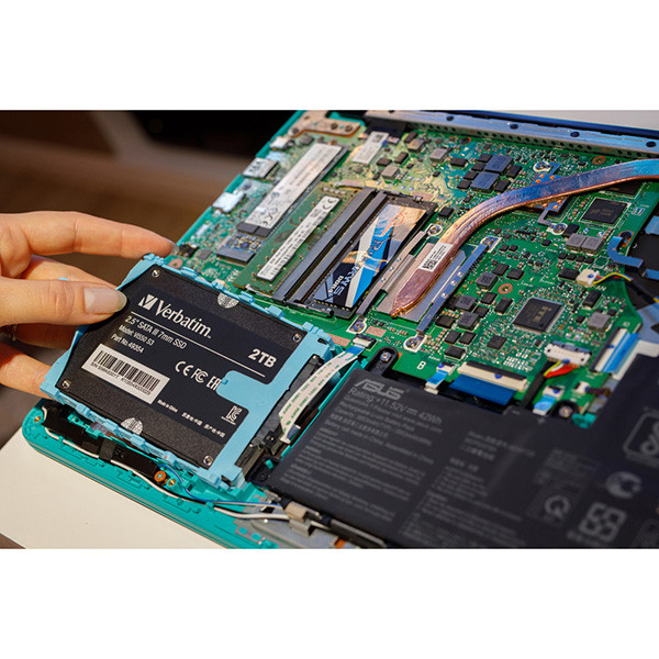 SSD Interní Verbatim Vi550 S3, 49354, 2000GB, černý, SATA III