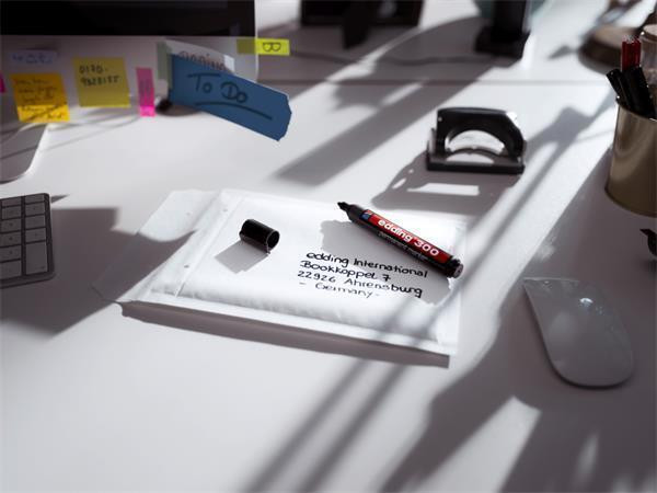 Permanentní popisovač "300", černá, 1,5-3mm, kuželový hrot, EDDING