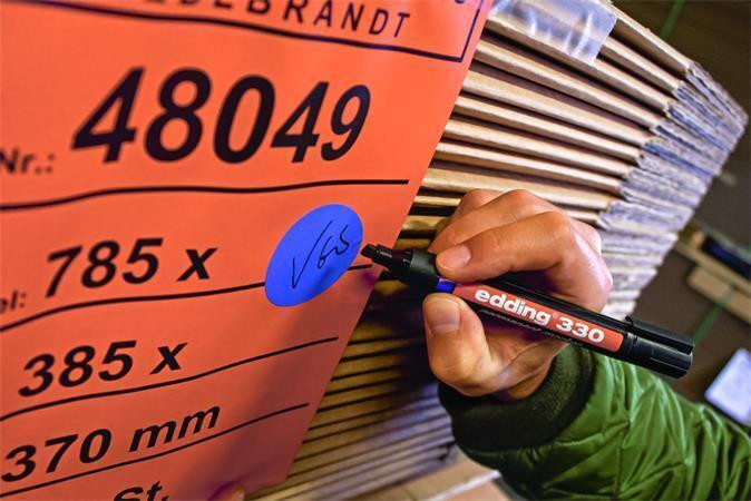 Permanentní popisovač "ED 330", mix barev, 1-5mm, klínový hrot, EDDING