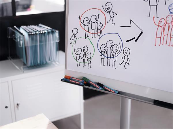 Popisovač na bílou tabuli a flipchart "380", červená, 1,5-3mm, kuželový hrot, EDDING