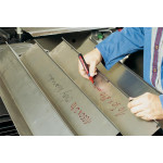 Permanentní popisovač "ED 330", červená, 1-5mm, klínový hrot, EDDING