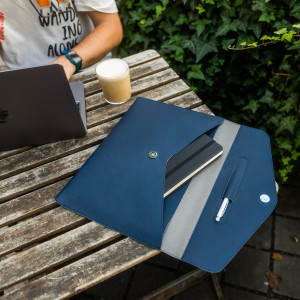 Pouzdro FIXED Siena pro notebooky o úhlopříčce do 15,3", broskvové