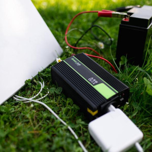 Green Cell ® měnič napětí 24V na 230V, 300W/600W Full Sine wave