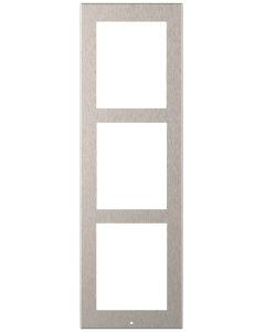 2N IP Verso - Rám pro instalaci na povrch, 3 moduly