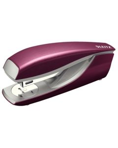 Sešívačka Leitz NeXXt Style 5562,granátově červená