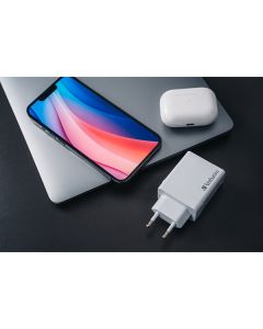 Verbatim Síťový adaptér 30W, 4 porty, 1x USB-C, 3x USB-A