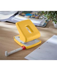 Děrovačka "Cosy", žlutá, 30 listů, LEITZ 50040019